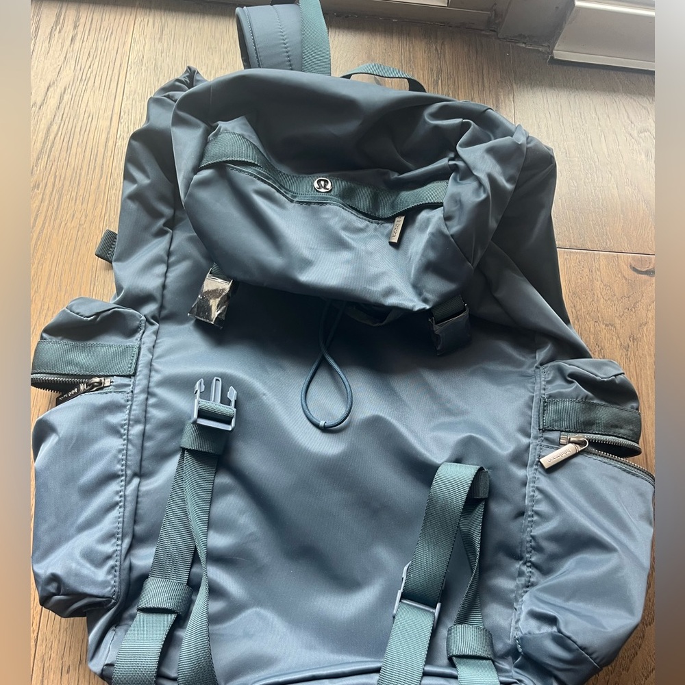 NWOT Lululemon wanderlust backpack
